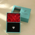 Eleganter Herzring mit Zirkonia in einer blauen Geschenkbox mit roten Rosen - Herz Zirkonia Ring Geschenkbox-Set