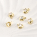 Dettaglio ciondolo rotondo placcato oro 14k con zirconi per creazione gioielli fai da te - Stile Rotondo / 10.7*8.2mm / Oro 14K