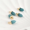 Vue macro de cinq pendentifs en cristal hexagonal avec anneaux dorés pour bijoux DIY - 5# Malachite Verte (Teinte)