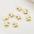 Vista macro di ciondoli lettera Z 3D placcati in oro 14k per creazione di gioielli fai-da-te - Lettera Z (26#Z) / 1 Pezzo / Oro
