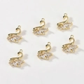 Détail de six pendentifs cygne dorés 14k sertis de pierres de zircone blanches brillantes - Or Rempli 14K / Or avec zircone blanche