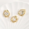 Detailansicht der 14k vergoldeten Blattanhänger mit ovalen Zirkonia für DIY-Schmuck - 14k Gold Überzogene Weißer Zirkon Oval (Ca. 19.7x16mm)