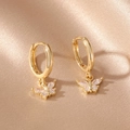 Elegantes pendientes de aro de mariposa bañados en oro de 14k con circonitas talla marquesa - Mariposa