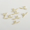 Detailansicht der 14k vergoldeten Lava-Knebelverschlüsse für DIY-Schmuckherstellung - Wirbel Doppelte Aufhängung / 1 Stück/Packung (ca. 22,8 * 9,7 mm) / 14K Gold