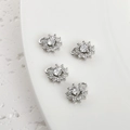 Vue rapprochée de pendentifs fleur à quatre feuilles en argent avec zircons pour bijoux DIY - Petite Fleur Zirconia Blanc (9*8mm) / Argent