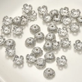 Dettaglio di perline distanziatrici a fiocco di neve placcate oro 14k per gioielli - Style F Bead Cap / Circa 7.8mm / Bianco K/Argento