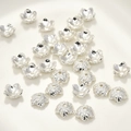 Vista macro di copriperla a fiore a cinque petali argentati per gioielli fai da te - Style G Bead Cap / Circa 9 mm / Argento Spesso
