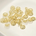 Dettaglio macro di copriperle a fiocco di neve placcati oro 14k per gioielli fai da te - Style H Bead Cap / circa 8.5mm / Oro 14K