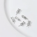 Dettaglio del gancio per ciondolo placcato oro 18k con zirconi e perno per gioielli fai da te - 13.6x3.8mm Ago 0.75mm / Stile orecchie di coniglio argento (M-68)