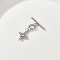 Dettaglio del ciondolo a stella d'argento con chiusura a T per creazione di gioielli - 12# Bianco K Chiusura OT Stella a Croce