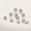 Gedetailleerd zicht op zilveren bloemkralen voor DIY-sieraden en kralenkettingen - 4# Zilveren Pruimenbloesem Tussenkraal (Ongeveer 4*3.4mm)