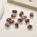Makroansicht handgefertigter lila Glasperlen mit Goldfolie für DIY-Schmuckherstellung - Unregelmäßige Perle (5#) / 1 Stück (14*10mm) / Traubenlila