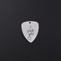 Gebürsteter Edelstahl-Gitarrenplektrum-Anhänger mit i pick you Herz-Gravur - i pick you(AL194)