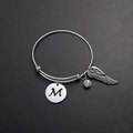 Verstellbares Armband aus silbernem Titanstahl mit M-Gravur, Zirkonia und Federanhänger - Stil M