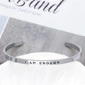 Bracciale rigido minimalista a C color argento in acciaio con incisione I AM ENOUGH - Colore acciaio
