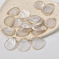Pendentif en nacre naturelle en forme de goutte avec bord doré pour bijoux DIY - 23x28mm