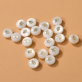 Detalle de cuentas de concha blanca con incrustaciones de nubes doradas para joyas - Nube (8#) / 1 Pieza / Blanco