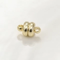 Dettaglio della chiusura magnetica da 5 mm placcata in oro 14k con finitura liscia - 7*11mm / Disco Oro 14k