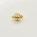 Vista macro di chiusura magnetica da 5mm placcata in oro 14k per creazione gioielli - 7*11mm / Disco Oro 18k