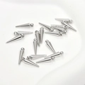 Vue macro de pendentifs cônes argentés polis avec anneaux pour création de bijoux DIY - Rivet Grand / 1 Pièce (Env. 4*16mm) / Argent