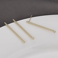 Dettaglio di perni per orecchini in argento S925 placcati oro 14k con trama a perline - 17# Grana di Fagiolo Finitura Oro (2x39mm)