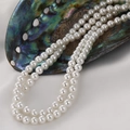 Collana a doppio filo di perle bianche su guscio di abalone con riflessi iridescenti - Perlina in Conchiglia 6mm (Circa 66 Pezzi)