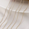 Dettaglio macro di maglie di catena a croce placcate in oro 14k per fai da te - Catena Maglia Grossa (K-7) / Lunghezza Standard