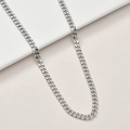 Gros plan sur la chaîne à maillons plats argentés pour la création de bijoux DIY - 8# Argent Chaîne Gourmette