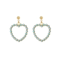 Orecchini a cuore in oro con perline turchesi e perno a sfera su sfondo bianco - Orecchini Pendenti a Cuore Traforato con Perline Blu (E1566)