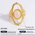 Bague vintage en acier inoxydable plaqué or 18K avec pierre blanche ovale et texture martelée - Ouvert Réglable / Style martelé en pierre blanche ovale (JZ21356F)