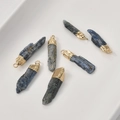 Colgantes de piedra natural gris azulado con borde dorado para joyería artesanal - Capullo de Cristal Azul (Tamaño Aleatorio)