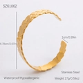 Golden open cuff bracelet with hammered texture and waterproof stainless steel finish - Woven Lattice Pattern Style (SZ61062) / 18K Gold Plated / Gold