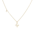 Elegante goldene Halskette mit M-Buchstaben-Anhänger und funkelnden Zirkonia-Steinen - Buchstabe M (SIN241-GO-M)