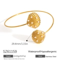 Bracelet jonc en acier inoxydable doré 18K avec breloques coquillages et perles - Sz61159