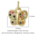 Vista macro di ciondolo a farfalla in rame dorato con pietre di zirconie colorate - Zirconia Multicolore Stile 4