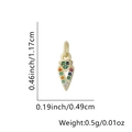 Detailansicht des Regenbogen-Zirkonia-Anhängers mit Maßen von 1,17 cm mal 0,49 cm - V-Form-Stil (Stil 5) / Nur Anhänger (Keine Kette)