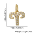Detailweergave van Ram-hanger met zirkonia en gouden afwerking met afmetingen - Alleen Hanger (Zonder Ketting) / Ram