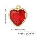 Ciondolo a cuore rosso minimalista in finitura dorata con misure e peso precisi - Cuore / Rosso
