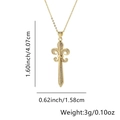 Detalle del colgante de cruz con circonitas dimensiones 4,07 cm de alto y 1,58 cm de ancho - Colgante de Cruz de Flor de Lis Dorado (Sin Cadena) (994) / Dorado