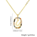 Collana con ciondolo lettera U dorata e gemme colorate, misura 1,87cm per 1,13cm - Lettera U / Oro