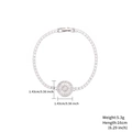 Detail eines Tennisarmbands mit Sonnenblumenanhänger und Zirkonia in Silber-Finish - Runder Sternenstrahl-Anhänger-Stil (B2436-ST)