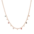 Halskette in Roségold mit bunten Zirkonia-Anhängern und kleinen Metallperlen-Akzenten - Roségold / Regenbogen-Zirkonia