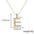 Collana con ciondolo lettera E dorata con zirconi bianchi e catena a sfere dettagliata - E (Solo Ciondolo)