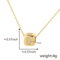 Collana dorata con pendente a cubo e lettera B in zircone su una sottile catena a fune - Lettera B / Oro