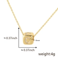 Collana minimalista in oro con ciondolo cubico lettera 'C' in zirconi e catena ritorta - Lettera C / Oro