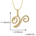 Colgante de letra P dorada estilo hip hop con circonitas incrustadas y cadena de cuerda - Colgante Solo V Dorado (Sin Cadena)