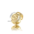 Anello a catena dorato con ciondolo a disco in zirconi e fascia a maglie aperte - Lettera Q Oro