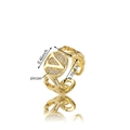Anello traforato dorato con lettera V e zirconi brillanti su sfondo bianco - V Essenziale Dorato
