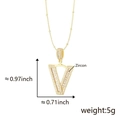 Collana con pendente lettera V placcata in oro e zirconi con misure e peso del prodotto - V Ciondolo Solo (Senza Catena) Oro