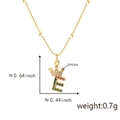 Collana dorata con pendente a corona e lettera E impreziosita da zirconi multicolore - Solo ciondolo / Lettera E Multicolore (Solo Ciondolo (Senza Catena))